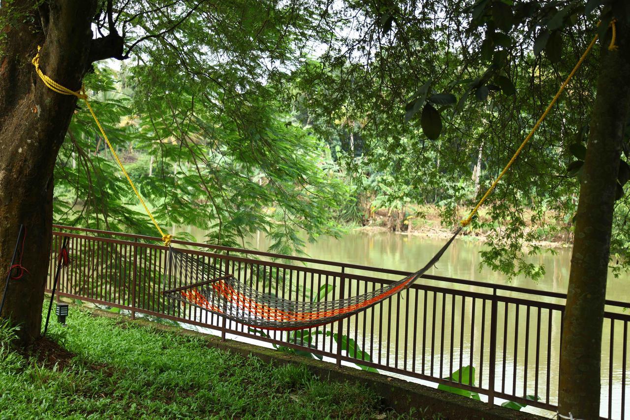 Nadhiyoram River Retreat Kochi Buitenkant foto