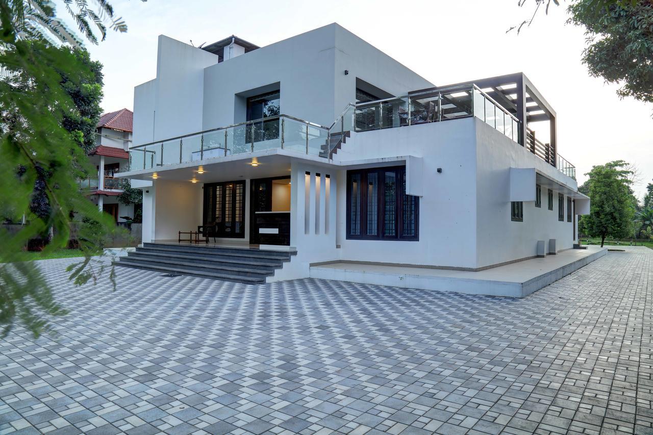 Nadhiyoram River Retreat Kochi Buitenkant foto